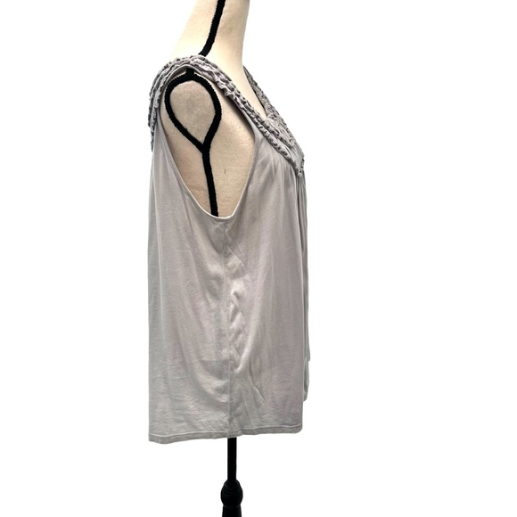 ANTHROPOLOGIE TEE PARTY LIGHT GRAY RUFFLED ELASTIC NECK LOOSE FIT TANK TOP - Picture 8 of 14